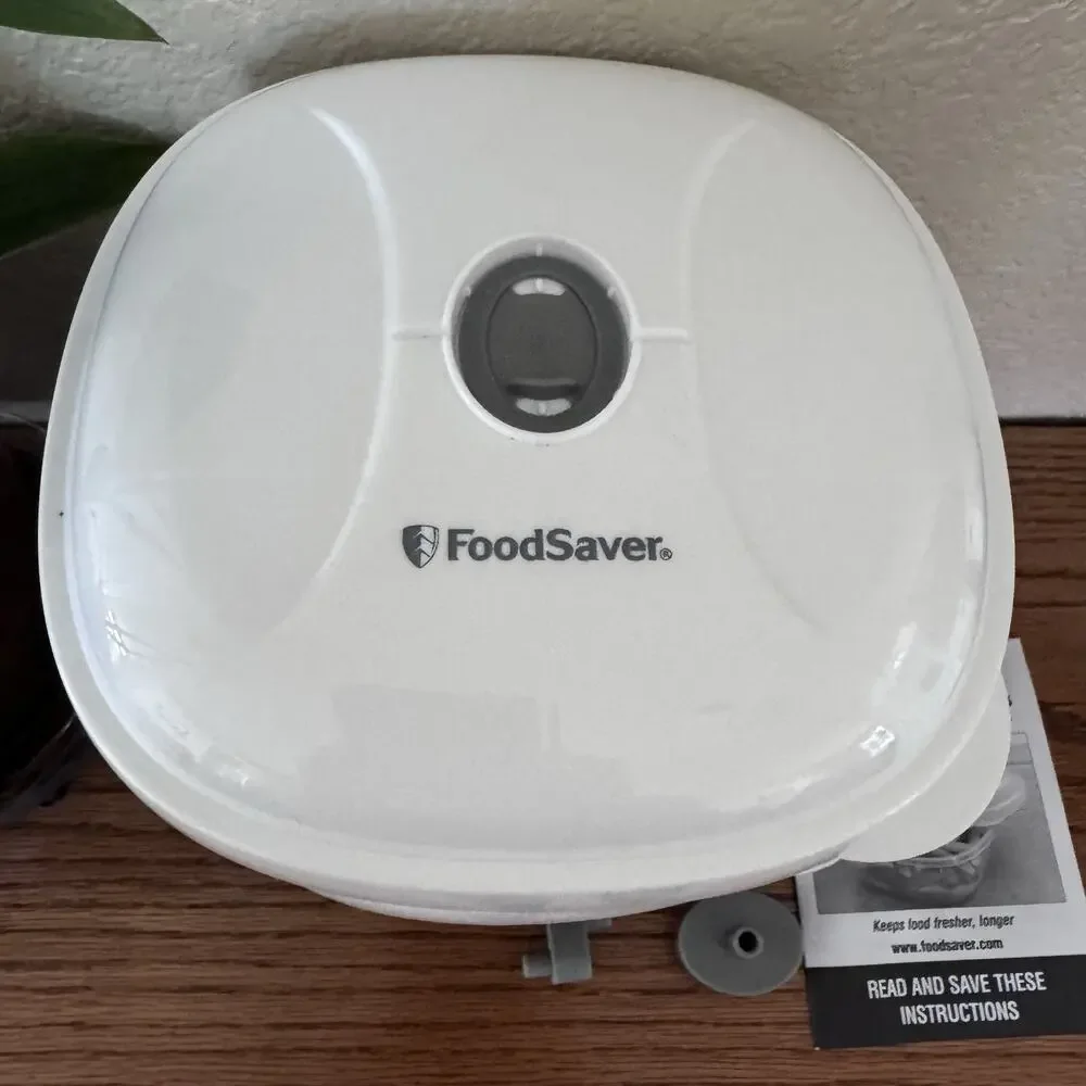 FoodSaver Vacuum Sealed Containers 3-Pack Square Lunch BPA-Free Food Storage